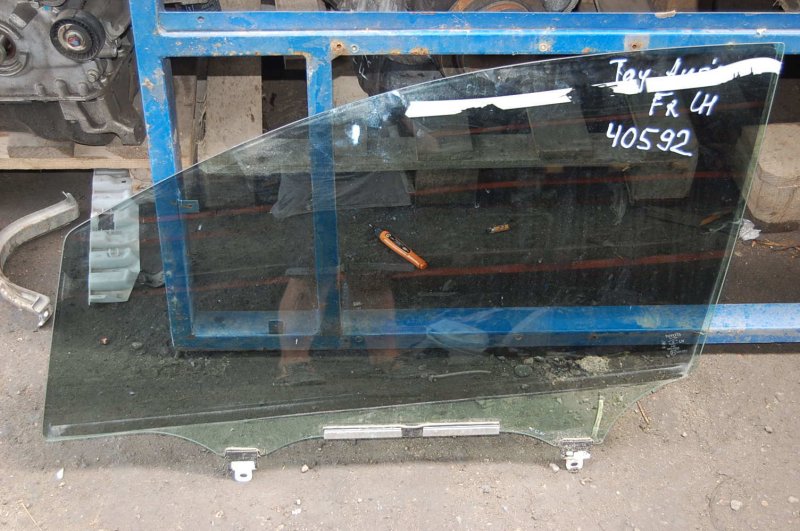 Стекло двери переднее левое TOYOTA AURIS 06-12 68102-02230 Б/У