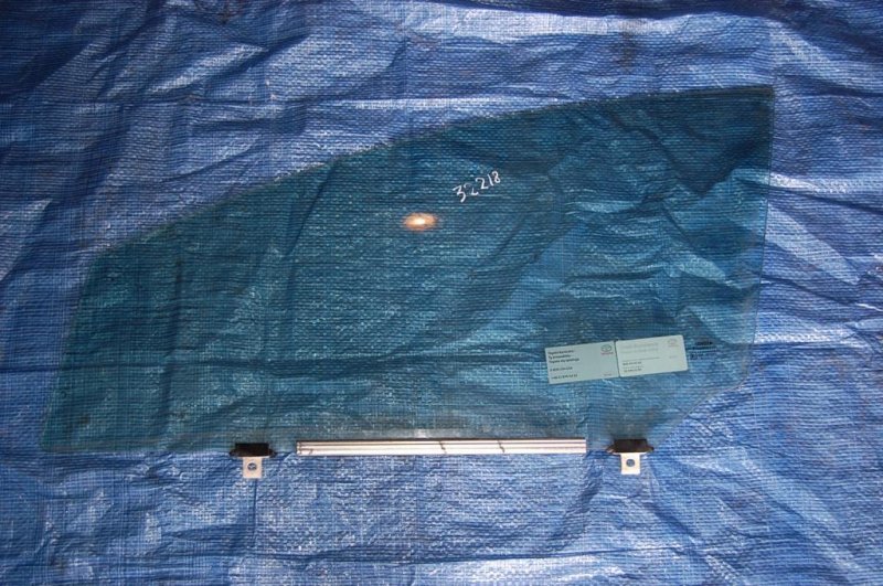 Запчасть стекло двери переднее левое TOYOTA AVENSIS 08-18 68102-05050 Б/У Стекло двери переднее левое TOYOTA AVENSIS 08-18 68102-05050 Б/У