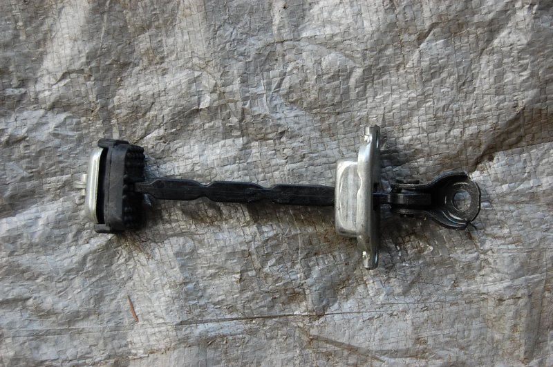 Ограничитель двери передний левый ACCORD CU8 / TSX 08-14