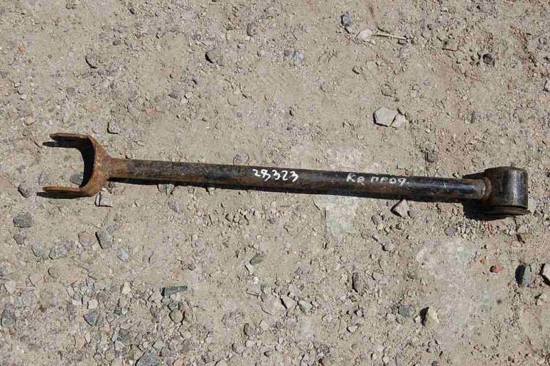 Запчасть рычаг задней подвески продольный задний правый TOYOTA COROLLA E100 91-95 Б/У Рычаг задней подвески продольный задний правый TOYOTA COROLLA E100 91-95 Б/У