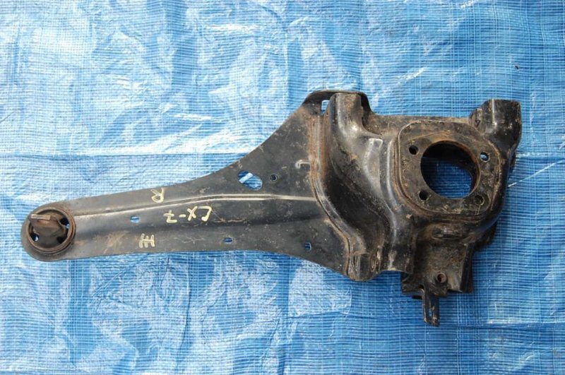 Рычаг задней подвески продольный задний правый CX-7 06-12