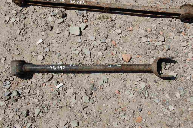 Запчасть рычаг задней подвески продольный задний правый TOYOTA CAMRY 20 96-02 Б/У Рычаг задней подвески продольный задний правый TOYOTA CAMRY 20 96-02 Б/У