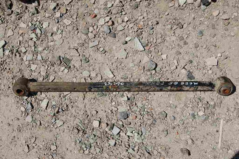 Рычаг задней подвески продольный задний правый MAZDA 626 GF 97-02 Б/У