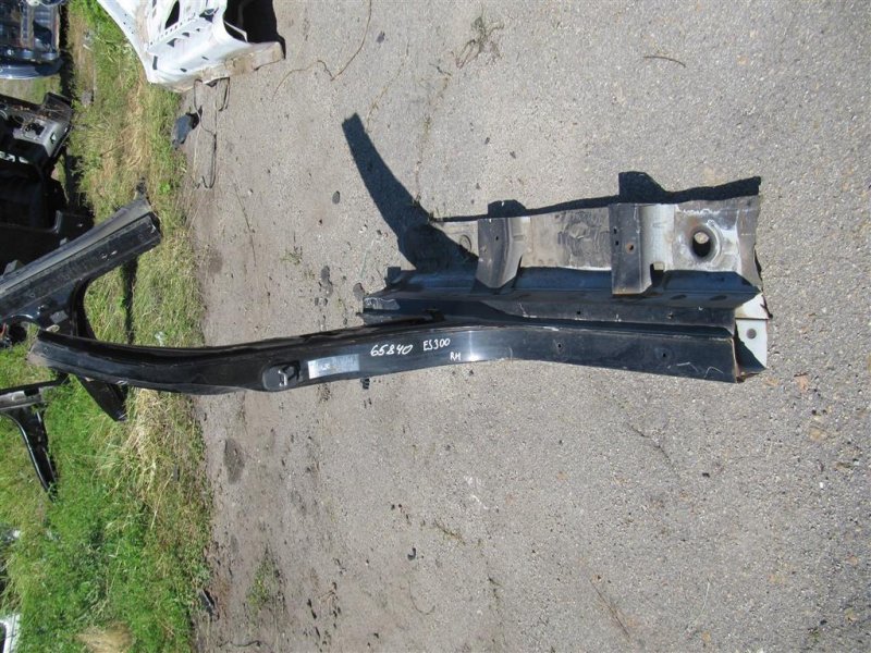 Стойка кузова средняя правая LEXUS ES350 06-12