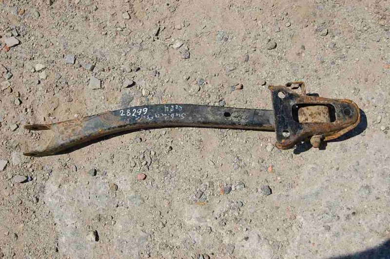 Рычаг задней подвески продольный задний правый SUBARU LEGACY 94-98 BG/BD Б/У