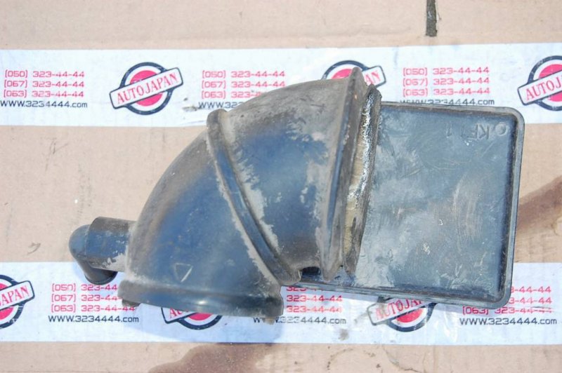 Резонатор воздушного фильтра MAZDA XEDOS 6 X6 (CA) 92-98 KF11-13-196B Б/У