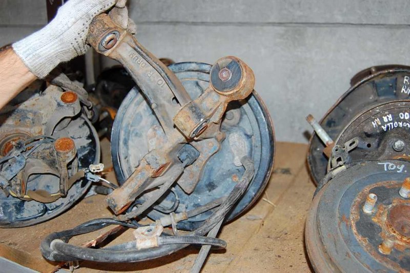 Запчасть ступица задняя правая TOYOTA PRIUS - 20 03-11 42450-47030 Б/У Ступица задняя правая TOYOTA PRIUS - 20 03-11 42450-47030 Б/У