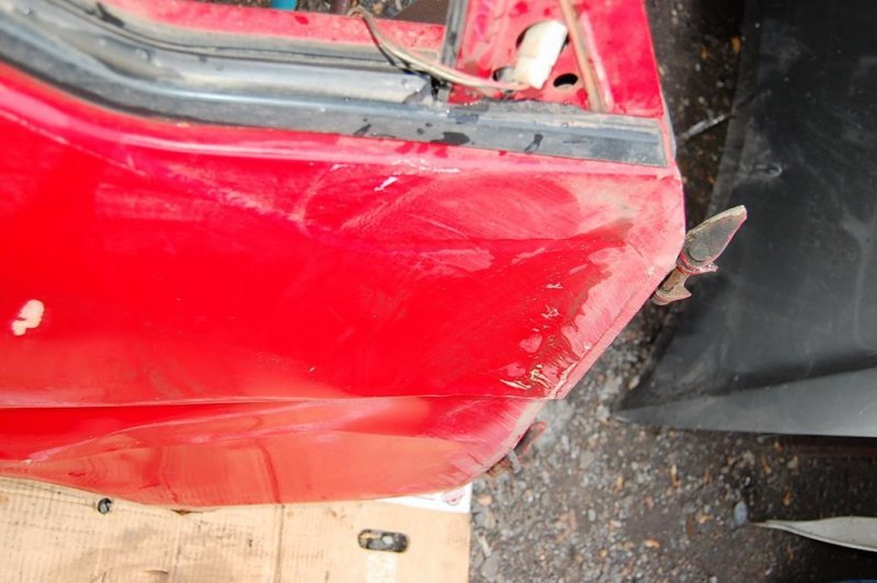 Дверь передняя правая URVAN 86-01