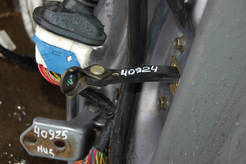 Дверь передняя правая MAZDA 6 GG 02-07