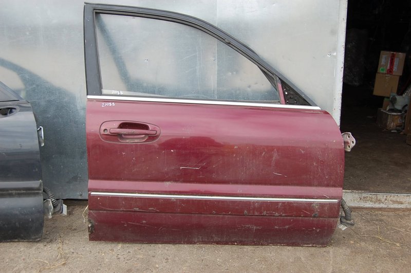 Дверь передняя правая MITSUBISHI SIGMA 90-96 MB835042 Б/У