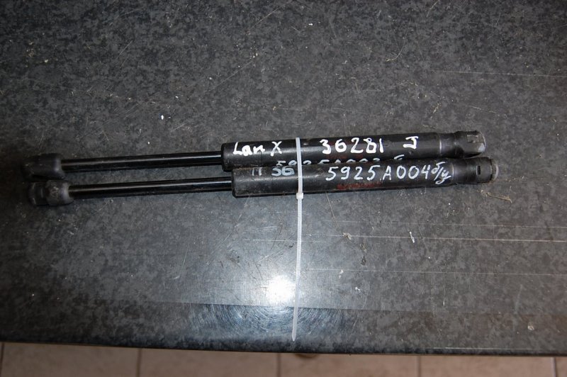 Запчасть амортизатор крышки багажника MITSUBISHI LANCER X 10 07-15 Б/У Амортизатор крышки багажника MITSUBISHI LANCER X 10 07-15 Б/У