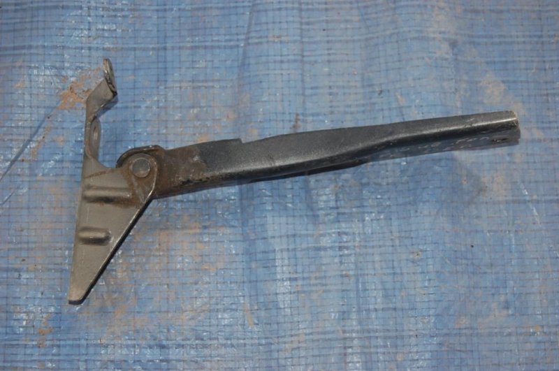 Петля капота правая SUBARU FORESTER SG 02-07 Б/У