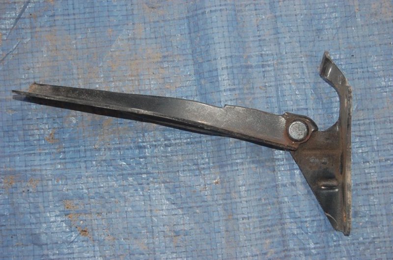 Петля капота правая FORESTER SG 02-07