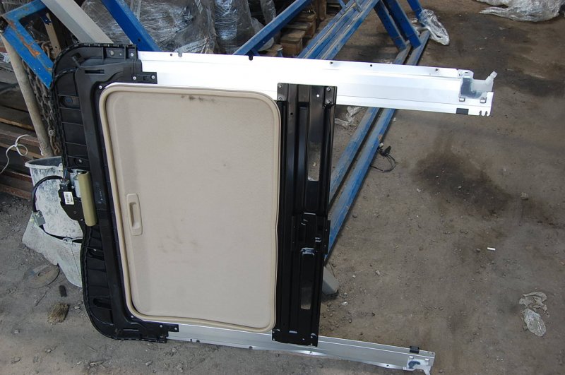 Люк MURANO Z50 02-07