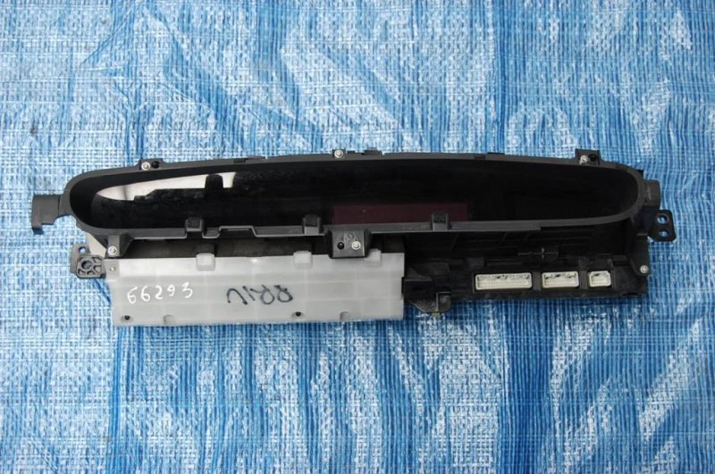 Панель приборов TOYOTA PRIUS - 20 03-11 Б/У