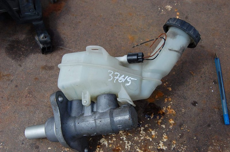 Главный тормозной цилиндр MITSUBISHI OUTLANDER XL 05-13 Б/У