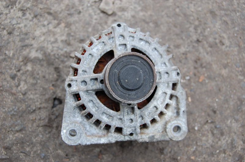 Генератор NISSAN QASHQAI 07-14 Б/У