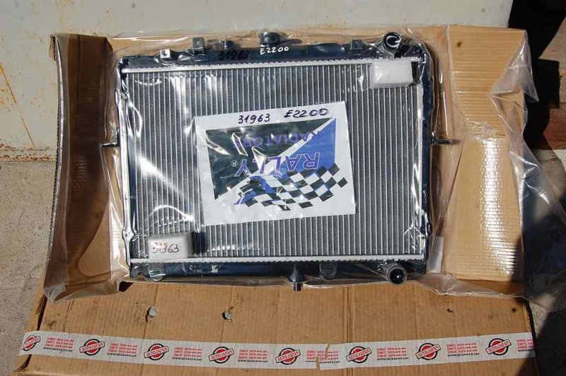 Запчасть радиатор основной MAZDA E2200 E-SERIES 86-04 новая Радиатор основной MAZDA E2200 E-SERIES 86-04 новая