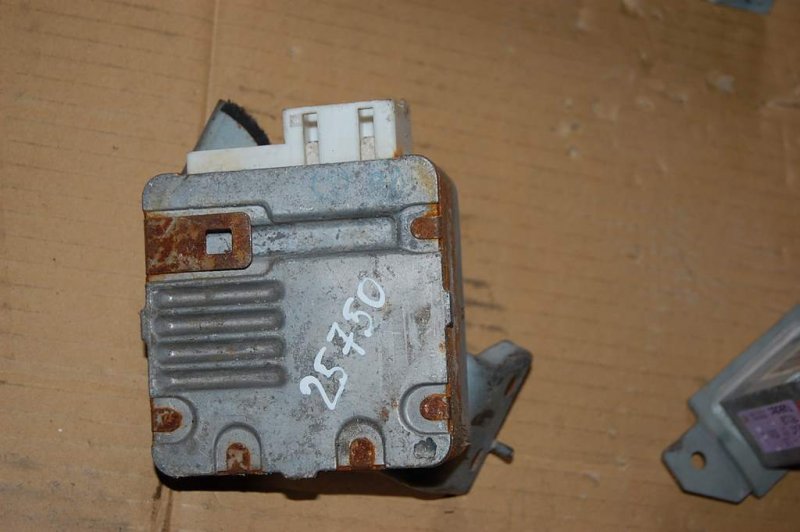 Блок управления двигателем TOYOTA PRIUS - 20 03-11 112900-0920 Б/У