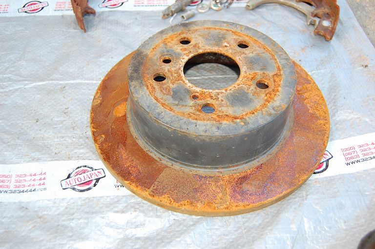 Запчасть тормозной диск задний TOYOTA CAMRY 40 06-11 42431-33130 Б/У Тормозной диск задний TOYOTA CAMRY 40 06-11 42431-33130 Б/У