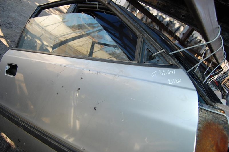 Стекло двери переднее правое MAZDA 626 GD 87-91 G225-58-510E Б/У