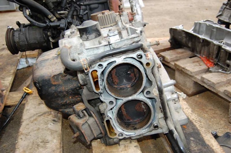 Блок двигателя FORESTER SG 02-07