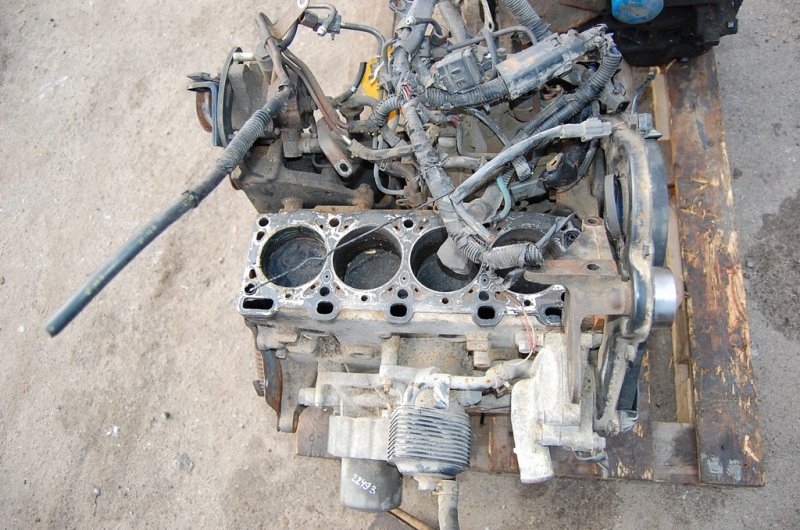 Блок двигателя E2200 E-SERIES 86-04