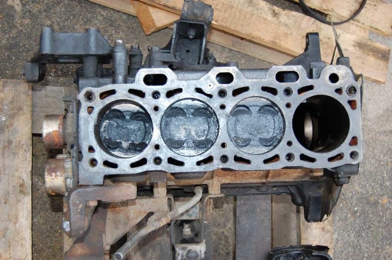 Блок двигателя E2000 83-99