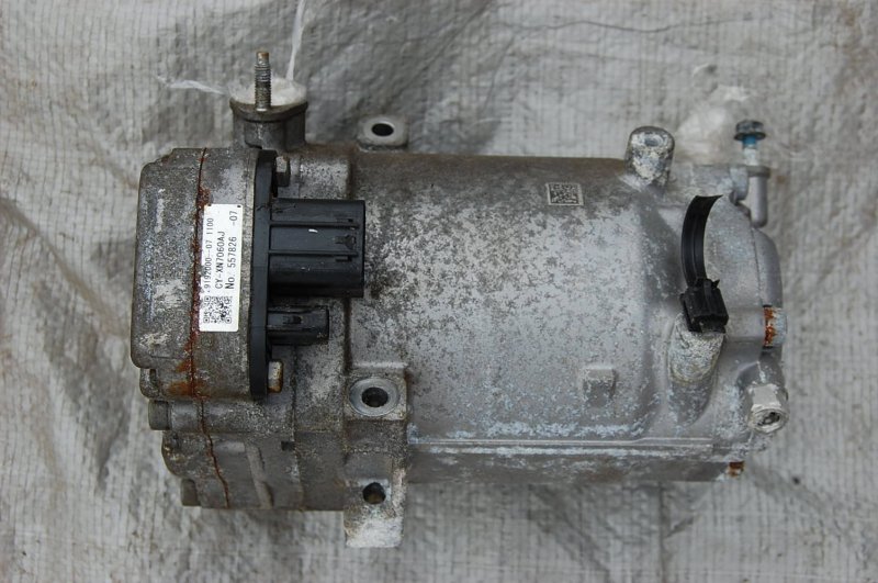 Компрессор кондиционера NISSAN LEAF 10-17 92600-1MG0A Б/У