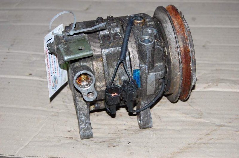 Запчасть компрессор кондиционера NISSAN SUNNY B12 85-90 506221-1300 Б/У Компрессор кондиционера NISSAN SUNNY B12 85-90 506221-1300 Б/У