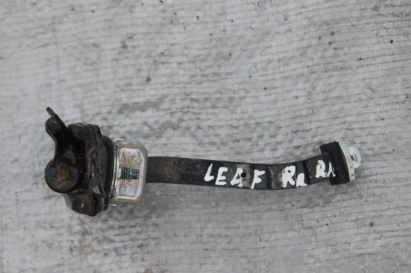 Ограничитель двери задний правый LEAF 10-17