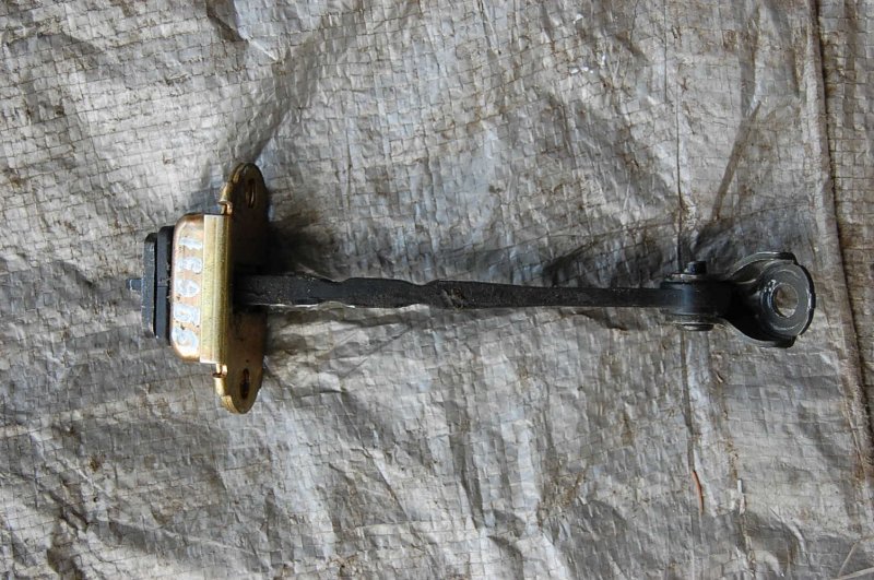 Ограничитель двери задний правый HONDA CIVIC 5D 06-11 Б/У