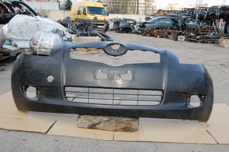 Бампер передний YARIS 05–11