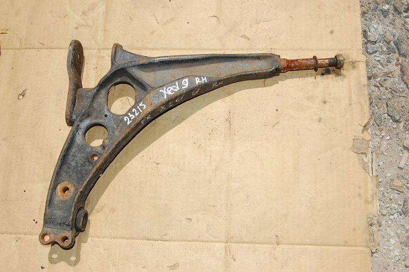 Рычаг передней подвески нижний передний правый MAZDA XEDOS 9 X9 (TA) 93-02 Б/У