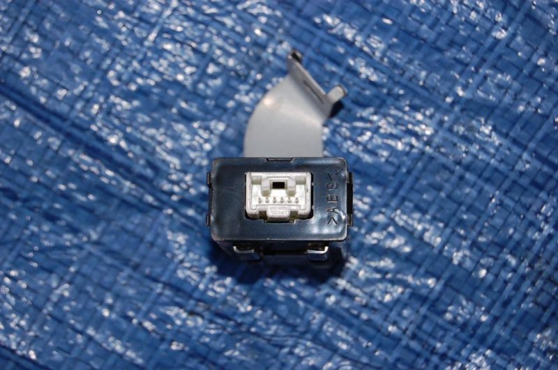 Блок управления центральным замком MAZDA 5 CR 05-10 Блок управления центральным замком MAZDA 5 CR 05-10