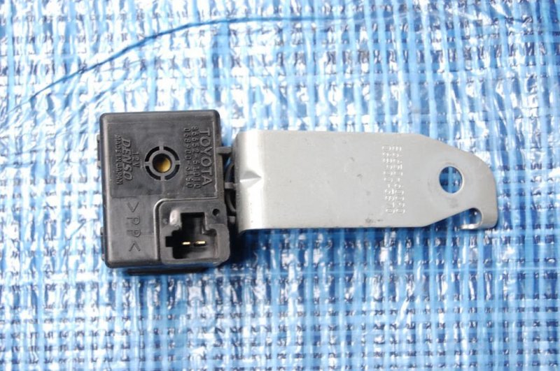 Запчасть звуковой зуммер LEXUS GX470 02-09 86652-51010 Б/У Звуковой зуммер LEXUS GX470 02-09 86652-51010 Б/У