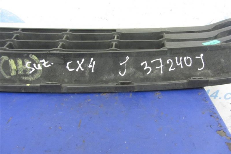 Решетка переднего бампера SX4 06-13