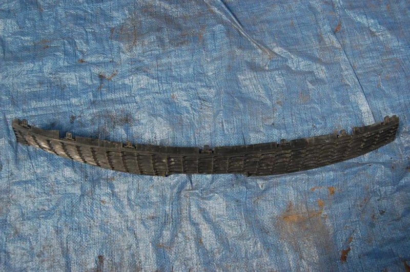 Решетка переднего бампера MAZDA 6 GG 02-07 Б/У