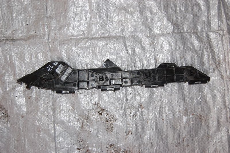 Кронштейн заднего бампера задний левый TOYOTA COROLLA 150 06-13 Б/У