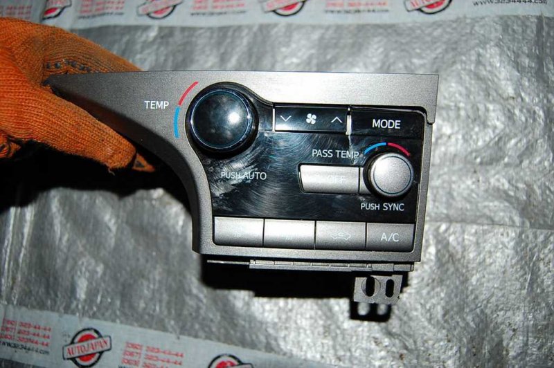 Блок управления печкой TOYOTA VENZA 09-16 55900-0T021 Б/У