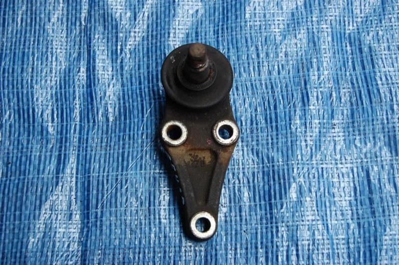 Шаровая опора MITSUBISHI PAJERO 99-06 MR496799 Б/У