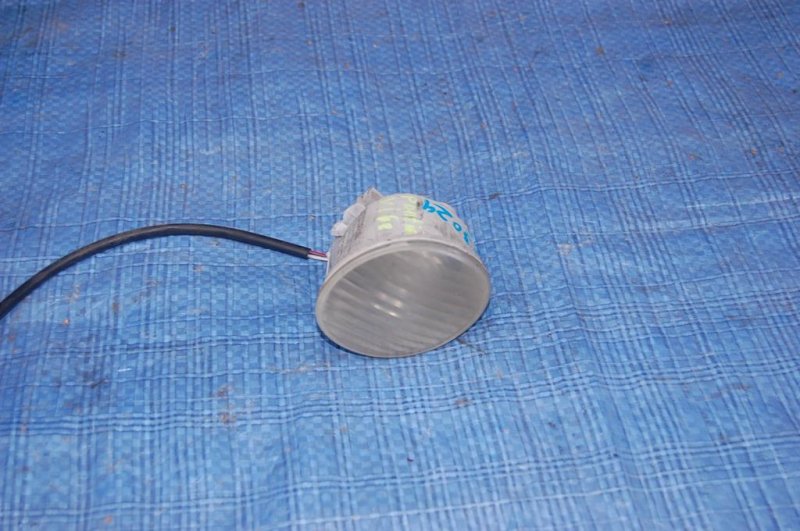 Фонарь заднего хода задний правый MATRIX 02-08 Фонарь заднего хода задний правый MATRIX 02-08