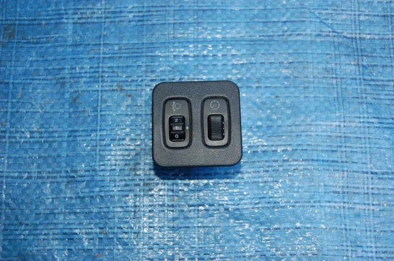 Кнопка MITSUBISHI PAJERO 99-06 MR190954 Б/У