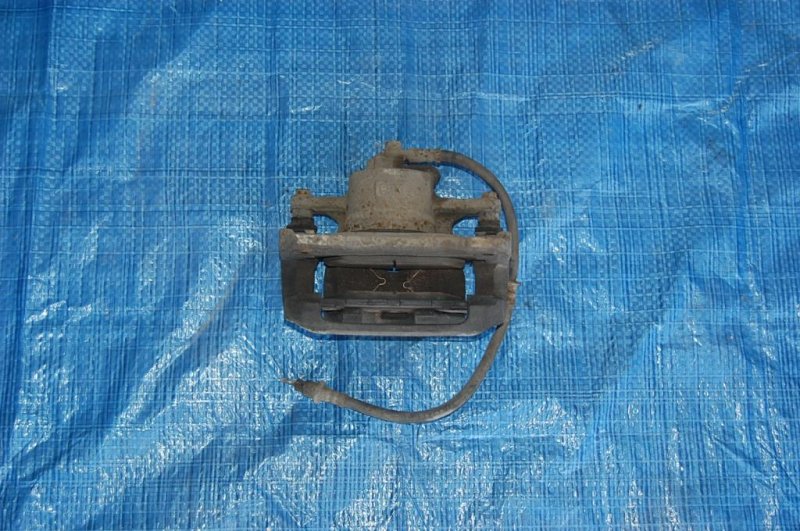 Суппорт тормозной передний правый CAMRY 40 06-11 Суппорт тормозной передний правый CAMRY 40 06-11