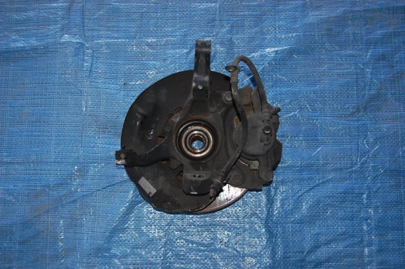 Кулак поворотный передний левый CAMRY 30 02-06