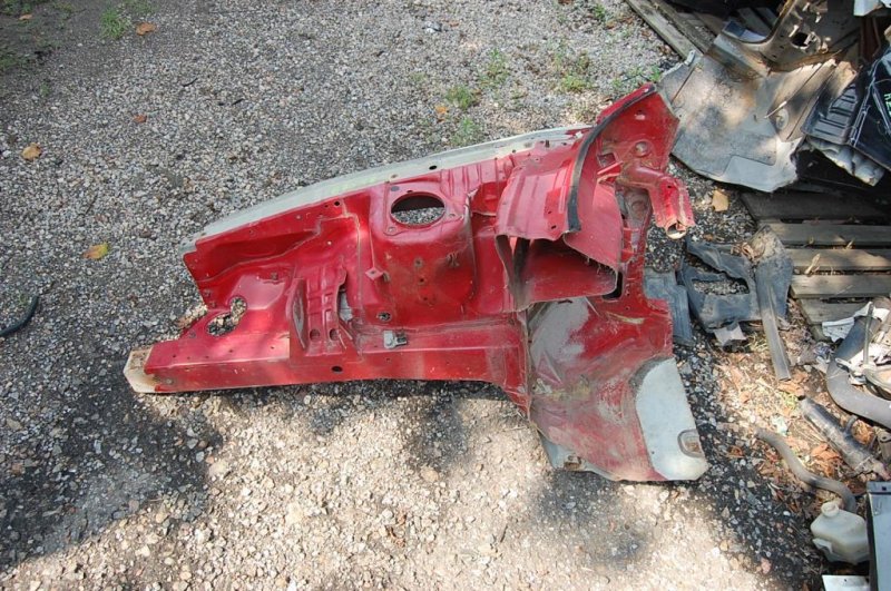 Четверть кузова передняя правый MITSUBISHI CARISMA 95-04 MN161154 Б/У