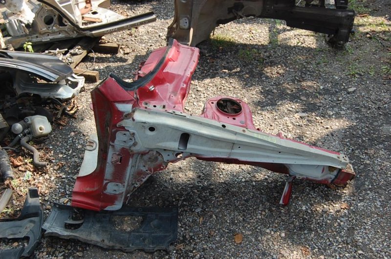 Четверть кузова передняя правый CARISMA 95-04