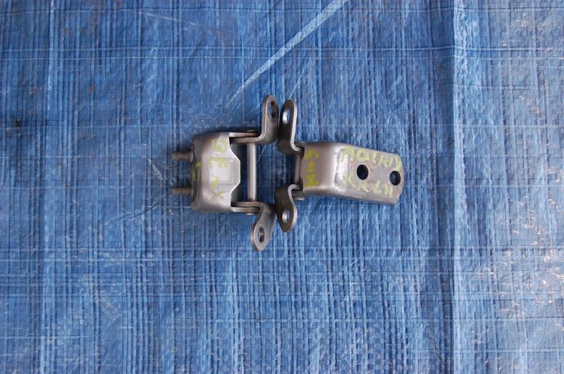 Запчасть петля двери верхняя задняя левая TOYOTA MATRIX 02-08 68760-02050 Б/У Петля двери верхняя задняя левая TOYOTA MATRIX 02-08 68760-02050 Б/У