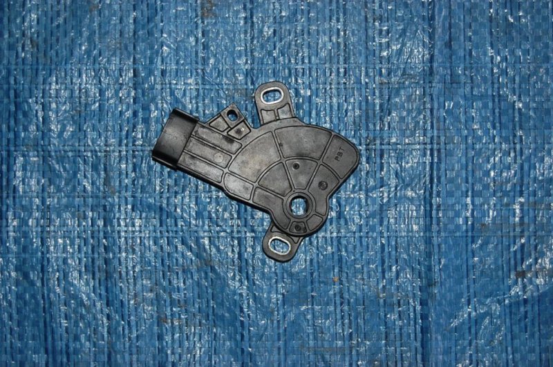 Датчик положения селектора АКПП OUTLANDER XL 05-13