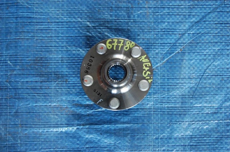 Ступица передняя левая AVENSIS 03-08